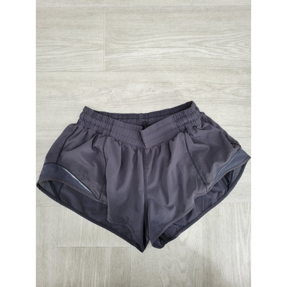 Lululemon Black Hotty Hot Low-Rise Lined Short 4" Size 8